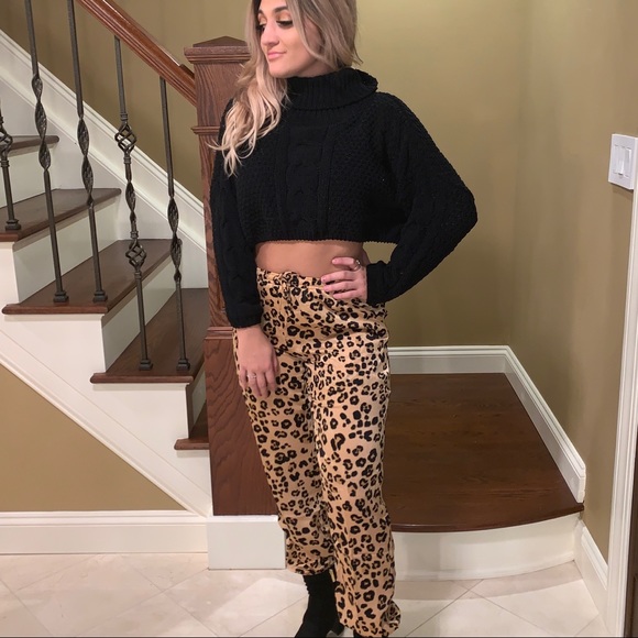 🌺Leopard Faux Satin Pants - Picture 3 of 7